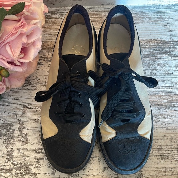 Vintage Chanel Sneakers - Picture 4 of 15